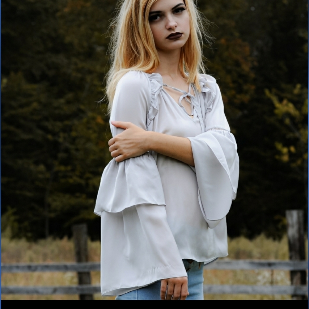1 M left New boutique satin peasant top - Picture 4 of 11